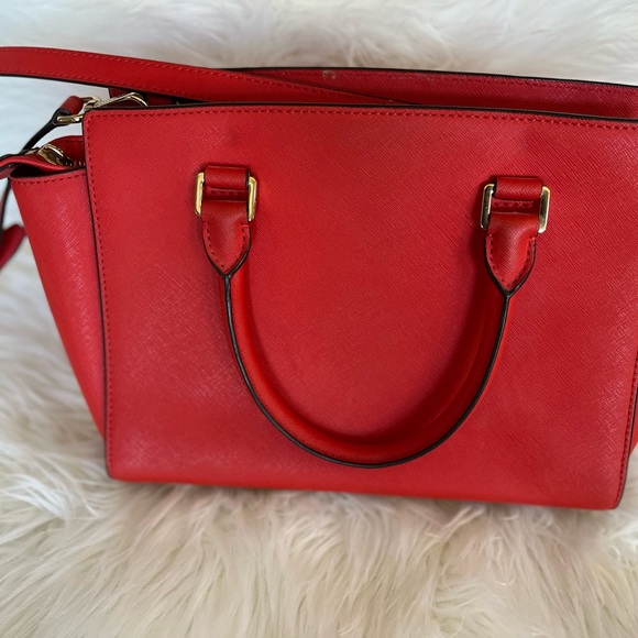 Gently used Michael Kors  Medium Selma Bag, Red.  Minimal signs of wear. - Picture 2 of 8